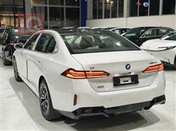 بي ام دبليو i5